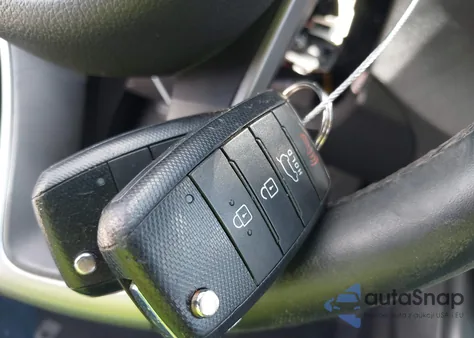 2018 Kia Sorento 2.4L Lx из США, поврежденный, VIN 5XYPG4A34JG400570